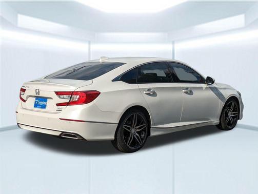2022 Honda Accord Touring 2.0T