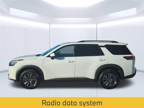 Glacier White 2025 Nissan Pathfinder SV FWD