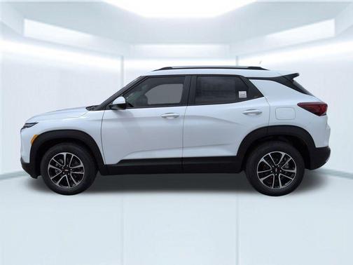 Summit White 2026 Chevrolet Trailblazer LT