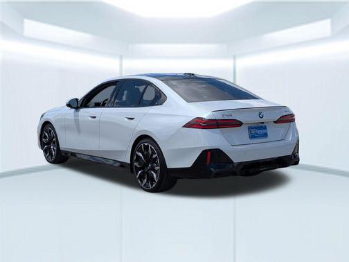 Mineral White Metallic 2025 BMW 530 530i