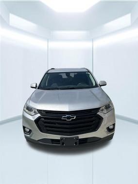 Silver Ice Metallic 2021 Chevrolet Traverse LT Cloth