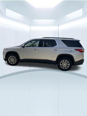 Silver Ice Metallic 2021 Chevrolet Traverse LT Cloth
