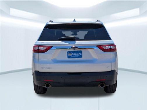 Silver Ice Metallic 2021 Chevrolet Traverse LT Cloth