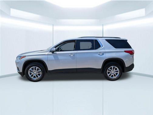 Silver Ice Metallic 2021 Chevrolet Traverse LT Cloth