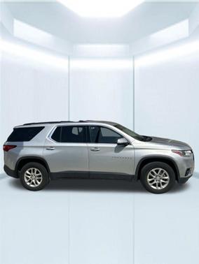 Silver Ice Metallic 2021 Chevrolet Traverse LT Cloth
