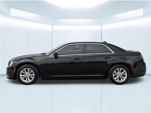 2015 Chrysler 300 Limited