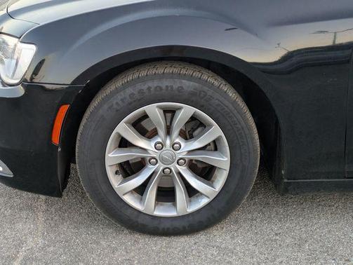 2015 Chrysler 300 Limited