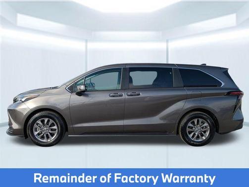 2024 Toyota Sienna LE