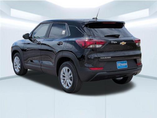 Mosaic Black Metallic 2026 Chevrolet Trailblazer LS