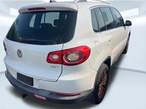 2011 Volkswagen Tiguan SE