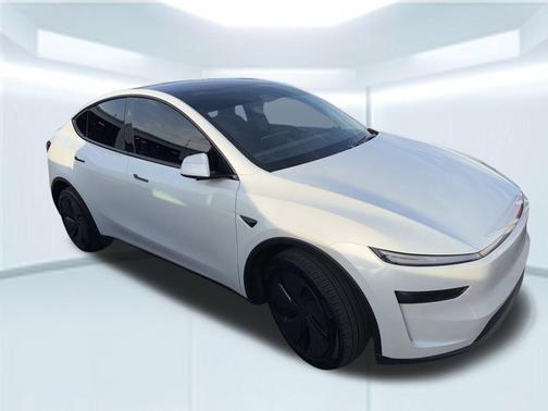 2026 Tesla Model Y Premium Rear-Wheel Drive