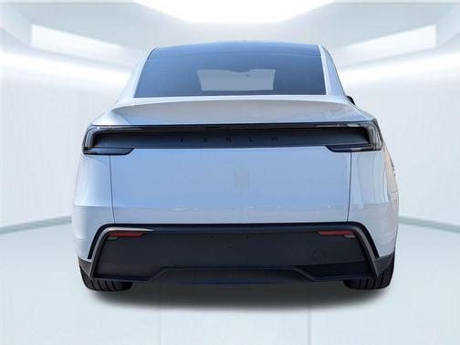 2026 Tesla Model Y Premium Rear-Wheel Drive