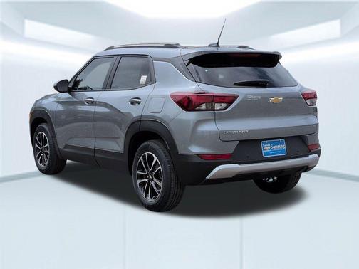 Sterling Gray Metallic 2026 Chevrolet Trailblazer LT