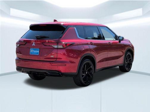 Red Diamond 2023 Mitsubishi Outlander SE Black Edition