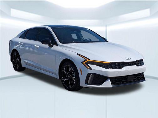 Snow White Pearl 2025 Kia K5 GT-Line