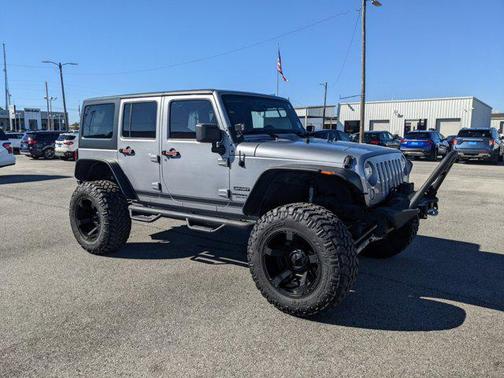 Photo 2 of 29 of 2015 Jeep Wrangler Unlimited Sport