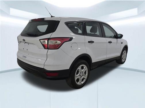 OXFORD WHITE 2017 Ford Escape S