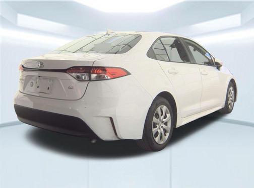 Ice Cap 2024 Toyota Corolla LE