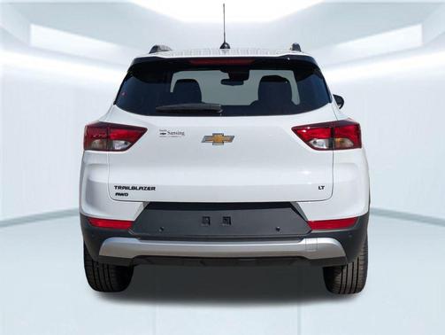 Summit White 2026 Chevrolet Trailblazer LT