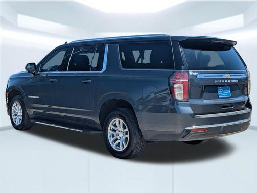 Evergreen Gray Metallic 2022 Chevrolet Suburban LT