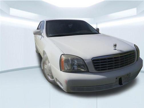 Cotillion White 2005 Cadillac DeVille Base