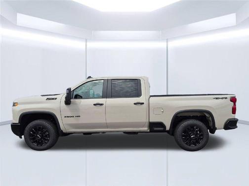 White Sands 2026 Chevrolet Silverado 2500 Custom