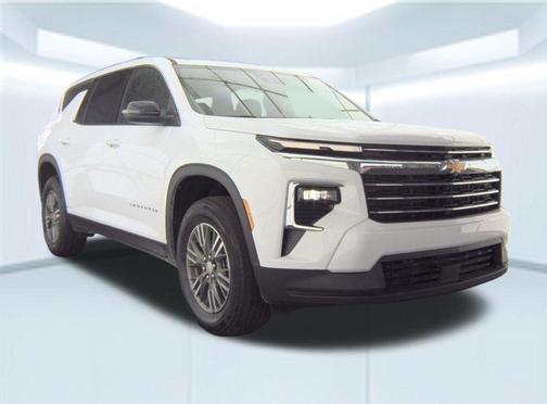 Summit White 2025 Chevrolet Traverse LT