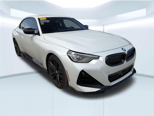 Mineral White Metallic 2024 BMW M240 i