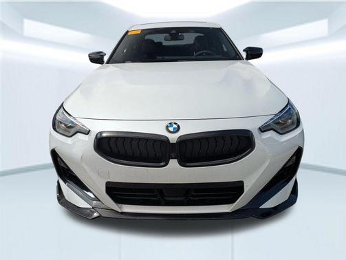 Mineral White Metallic 2024 BMW M240 i
