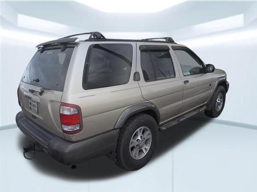 1999 Nissan Pathfinder XE
