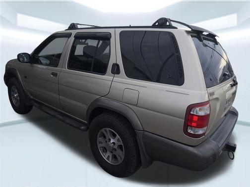 1999 Nissan Pathfinder XE