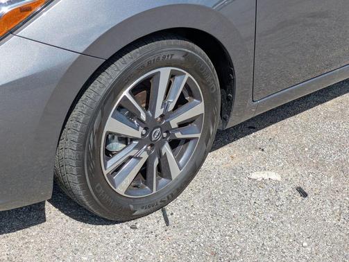 2023 Nissan Versa 1.6 SV