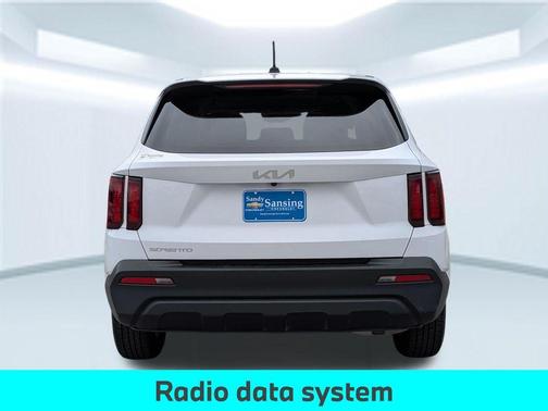 Glacial White Pearl 2023 Kia Sorento LX