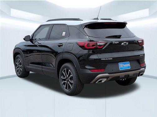 Mosaic Black Metallic 2026 Chevrolet Trailblazer ACTIV