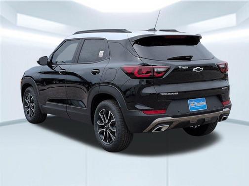 Mosaic Black Metallic 2026 Chevrolet Trailblazer ACTIV