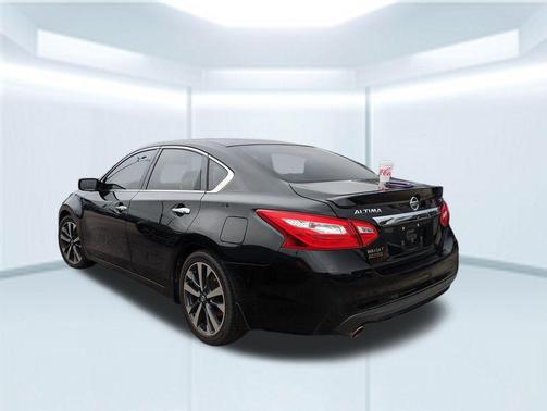 2016 Nissan Altima 2.5 SR