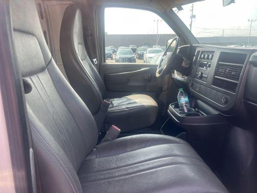 2010 Chevrolet Express 2500 Work Van