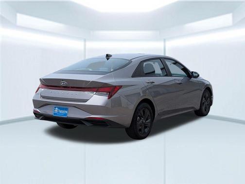 Fluid Metal 2023 Hyundai ELANTRA SEL