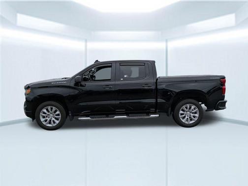 Black 2022 Chevrolet Silverado 1500 Custom