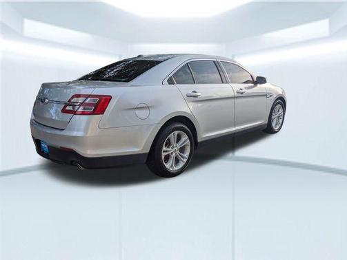 2015 Ford Taurus SE