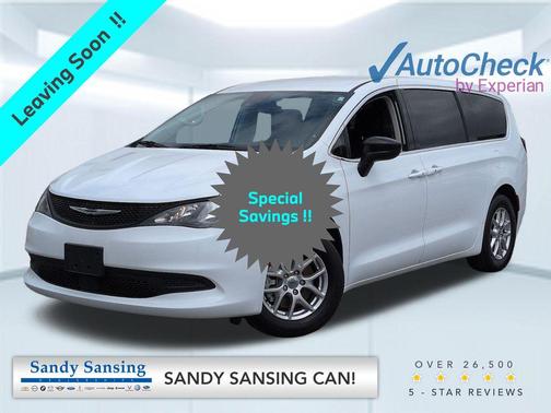 Bright White Clearcoat 2024 Chrysler Voyager LX