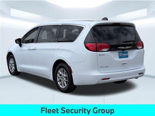 Bright White Clearcoat 2024 Chrysler Voyager LX