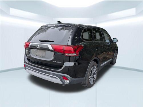 2019 Mitsubishi Outlander ES