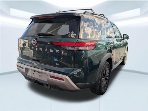 2022 Nissan Pathfinder SL 2WD