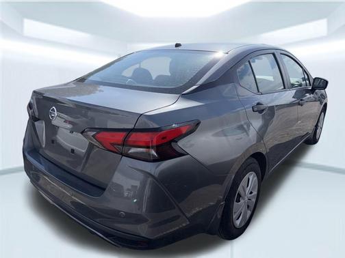 2022 Nissan Versa 1.6 S