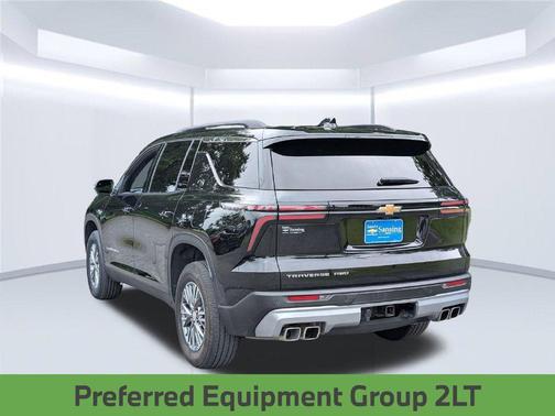 Mosaic Black Metallic 2025 Chevrolet Traverse LT