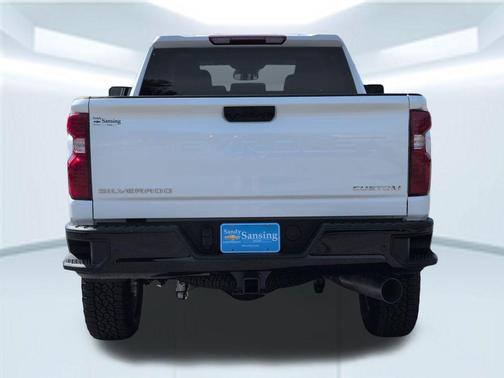 Summit White 2026 Chevrolet Silverado 2500 Custom