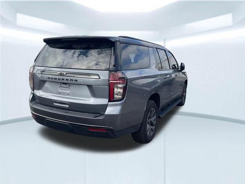 Satin Steel Metallic 2022 Chevrolet Suburban 4WD Z71