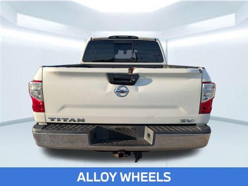 2017 Nissan Titan SV