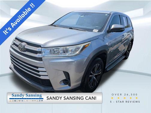 Celestial Silver Metallic 2018 Toyota Highlander LE I4